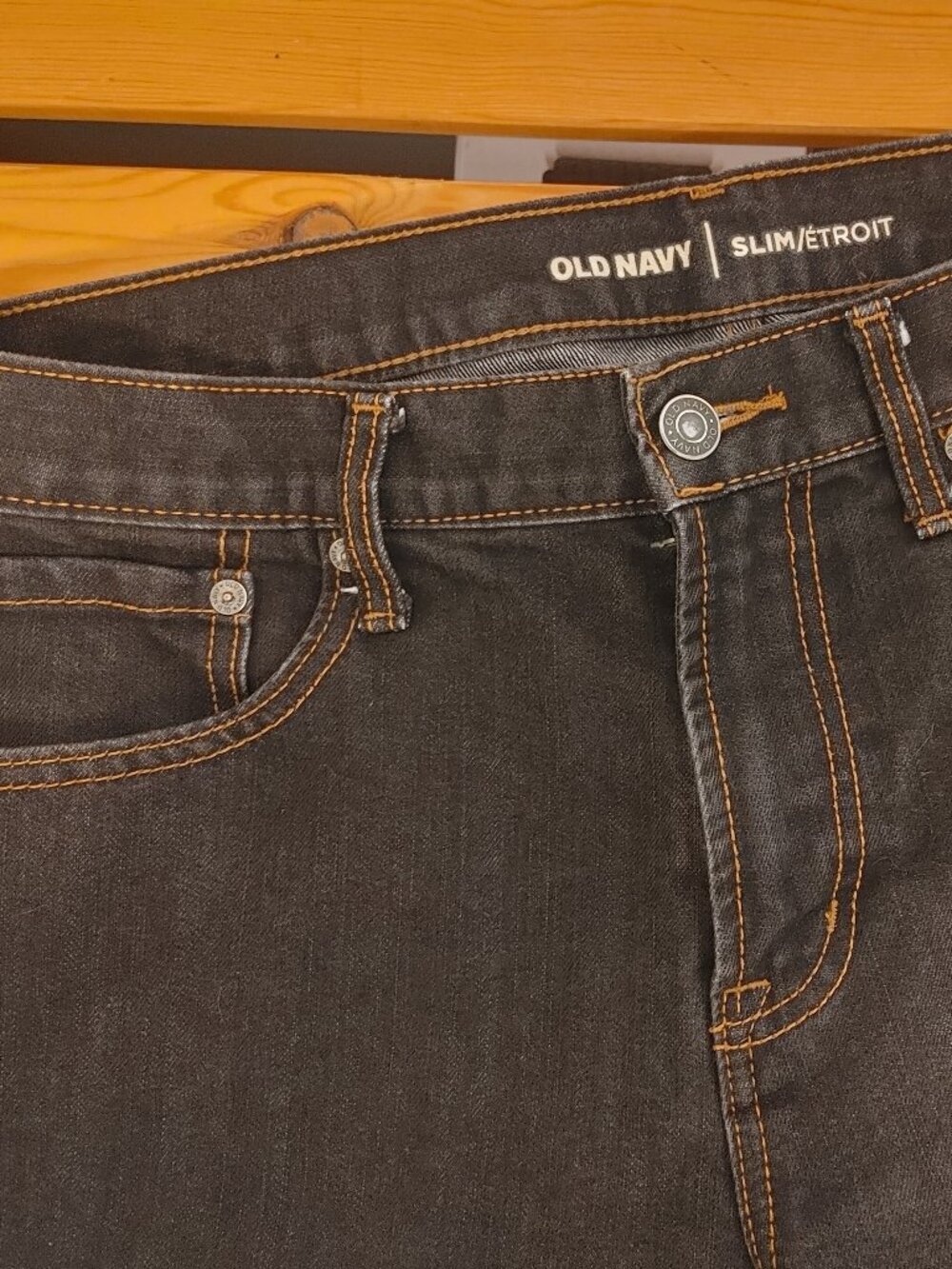 size 32x30 black Old Navy slim fit jeans